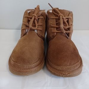 Ugg chukka boots Tan suede leather size 2 lace-up